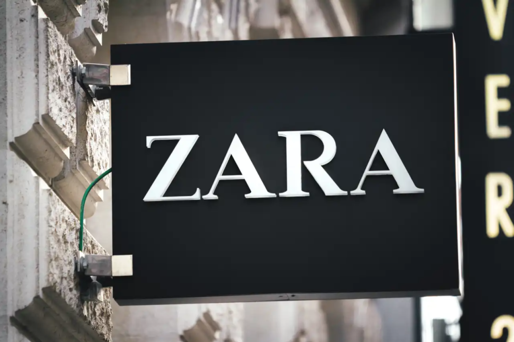 Започваме покритие на акция, която, макар и да не е основно листвана в САЩ, има листинг в САЩ чрез депозитарна разписка: Industria de Diseño Textil (OTCPK), най-големият търговец на облекло в света и майката на Zara.
